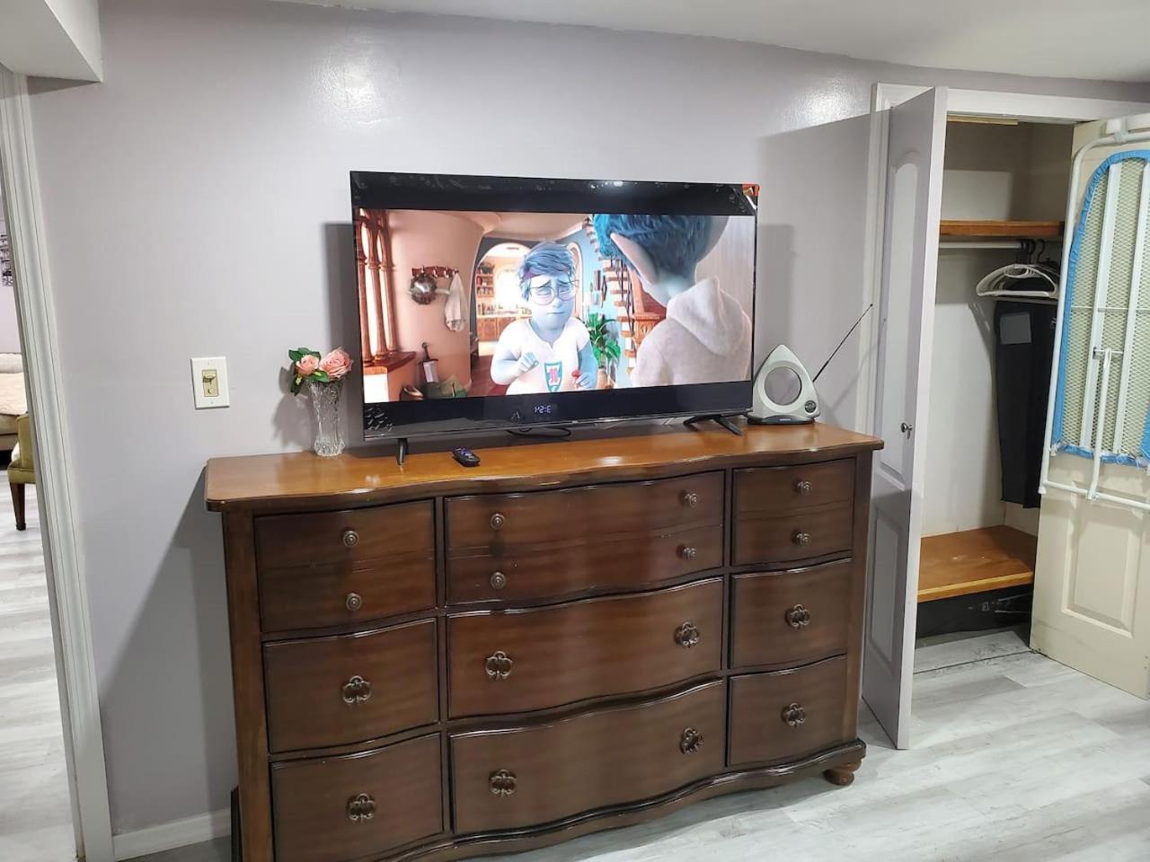 Lovely 2 Bedroom With 2 Entrance And Parking Appartement *