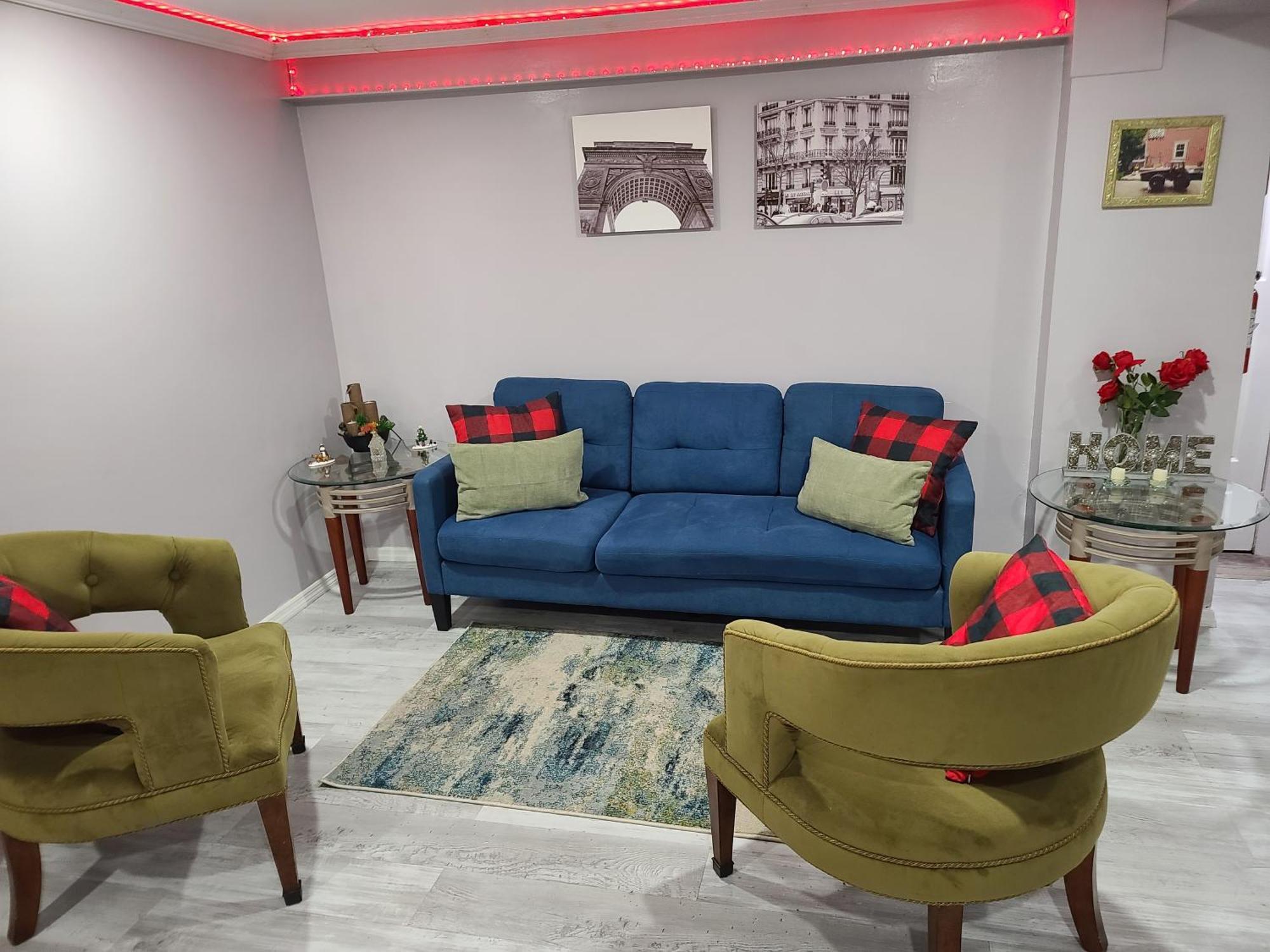 Appartement Lovely 2 Bedroom With 2 Entrance And Parking *